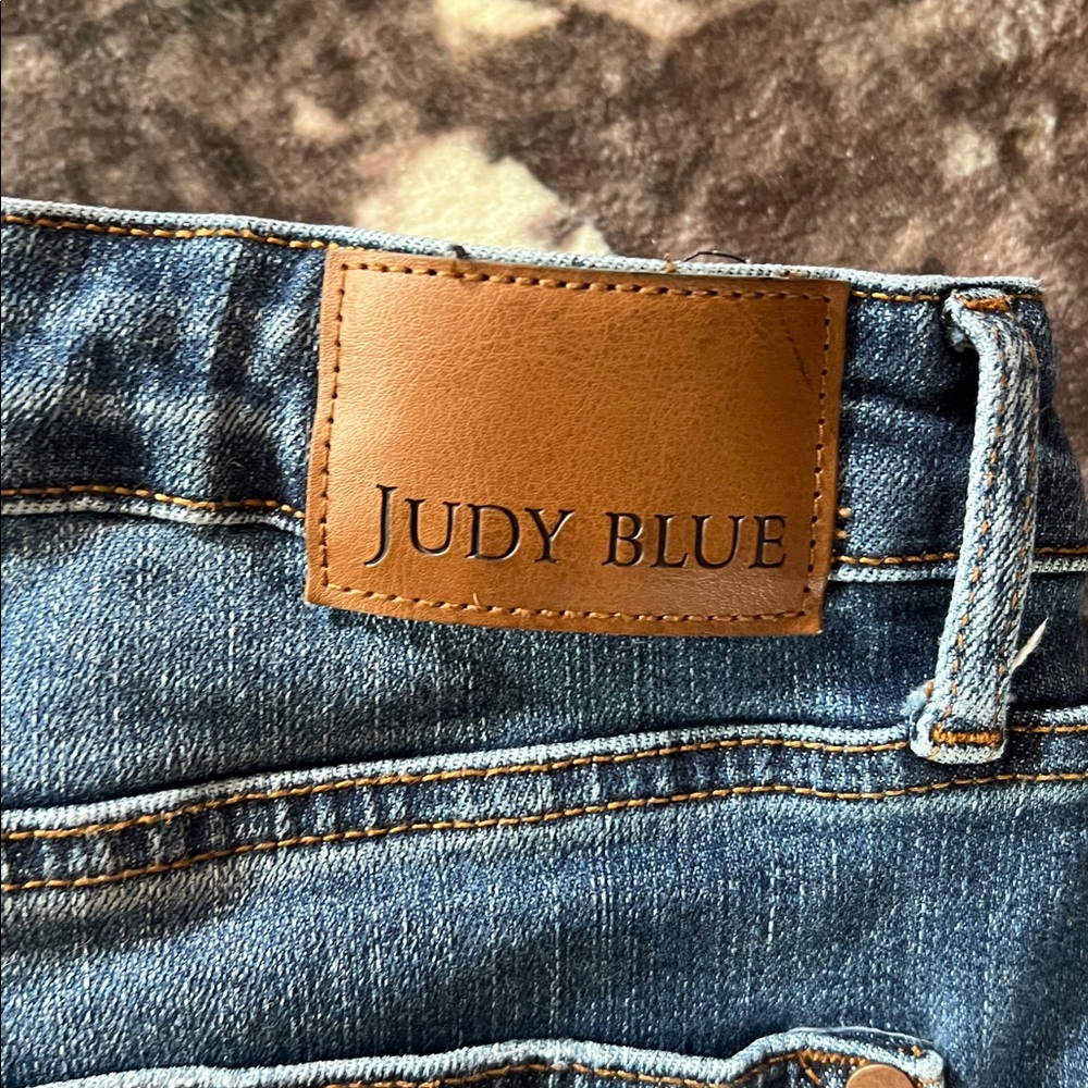 Judy Blue Wide Crop Jeans 15/32 - Picture 3 of 5